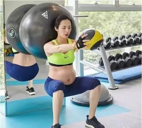 腹直肌分離怎么恢復？腹直肌都沒受過傷，怎么就分離了呢？